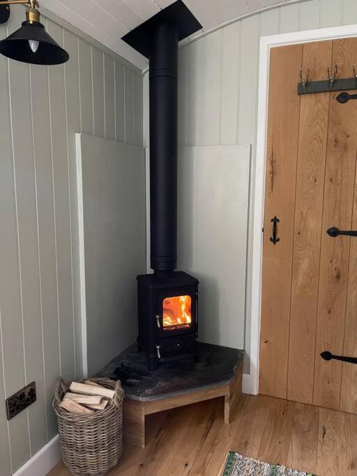 Forest View Shepherd Hut Ewhurst Exterior foto