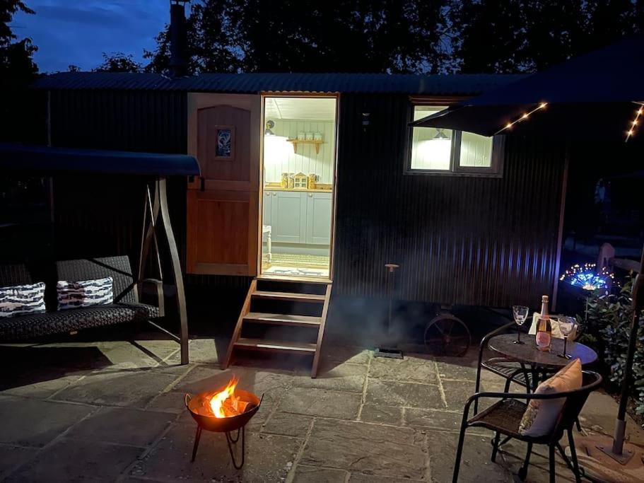 Forest View Shepherd Hut Ewhurst Exterior foto